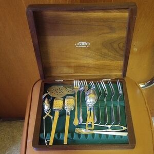Vintage Cutco Wood Hinged Storage Box w/ Silverware Utensils. Brown Green Silver
